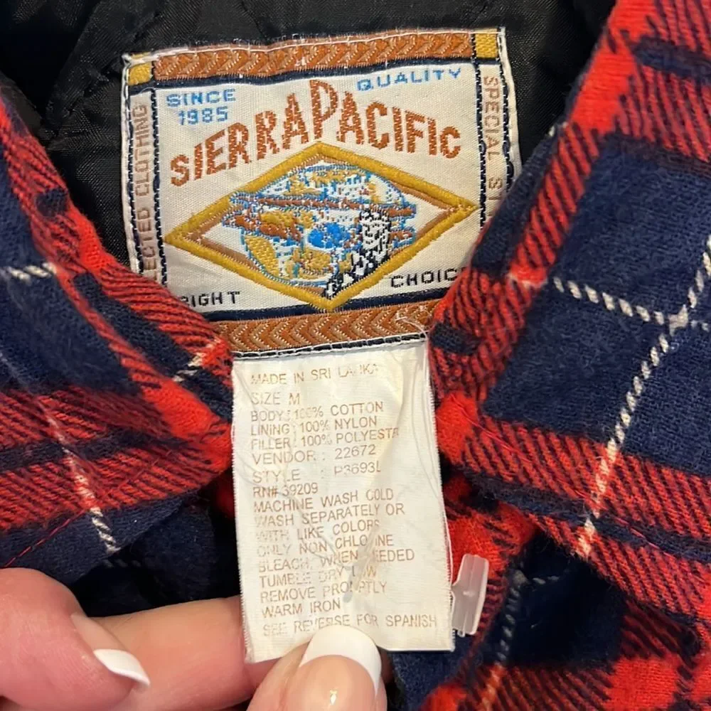 Thick warm lumber Jack Shacket Men’s M vintage red & navy quilted